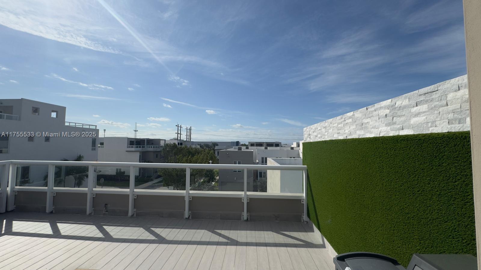 LANDMARK AT DORAL - Residential