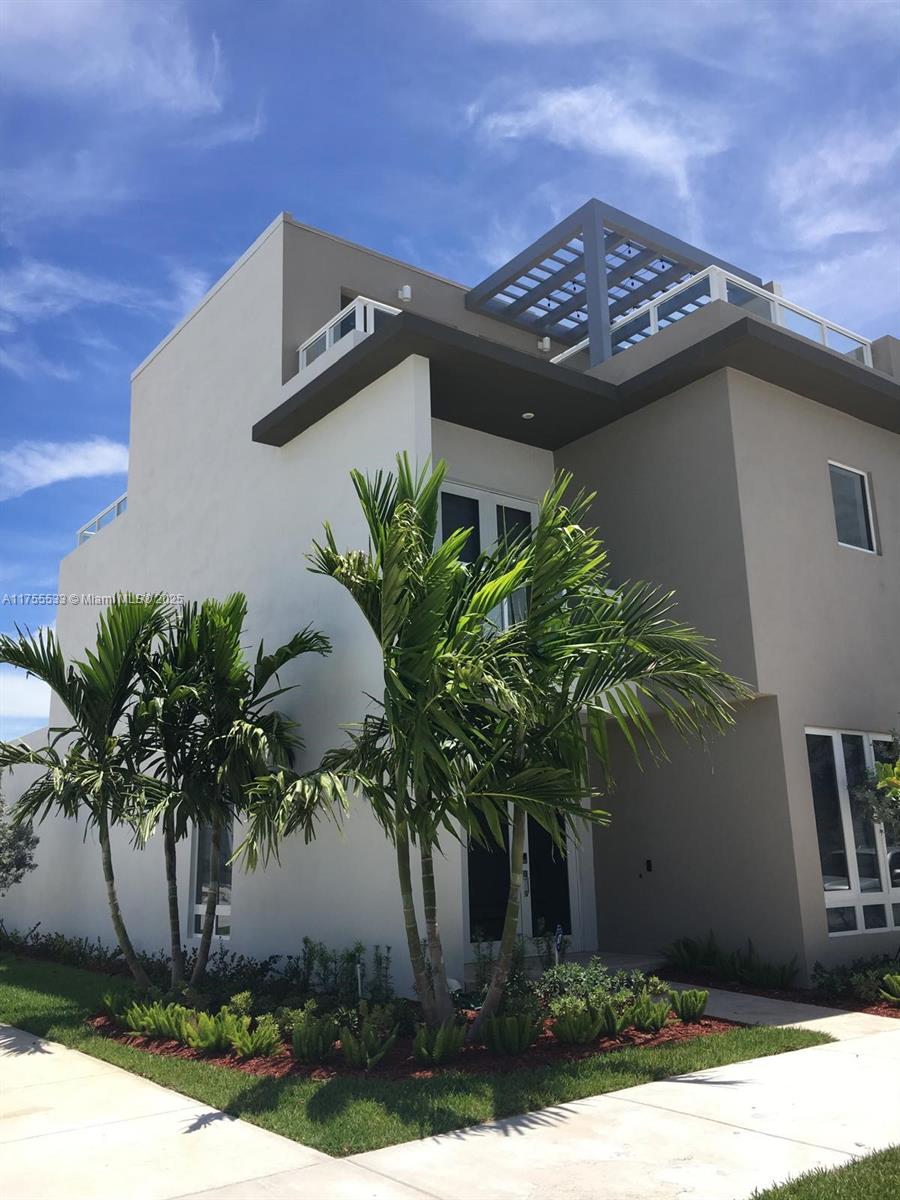 LANDMARK AT DORAL - Residential