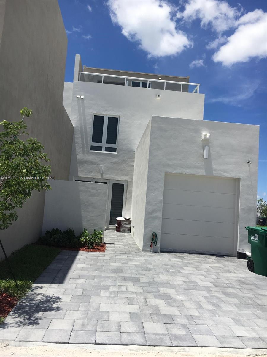LANDMARK AT DORAL - Residential