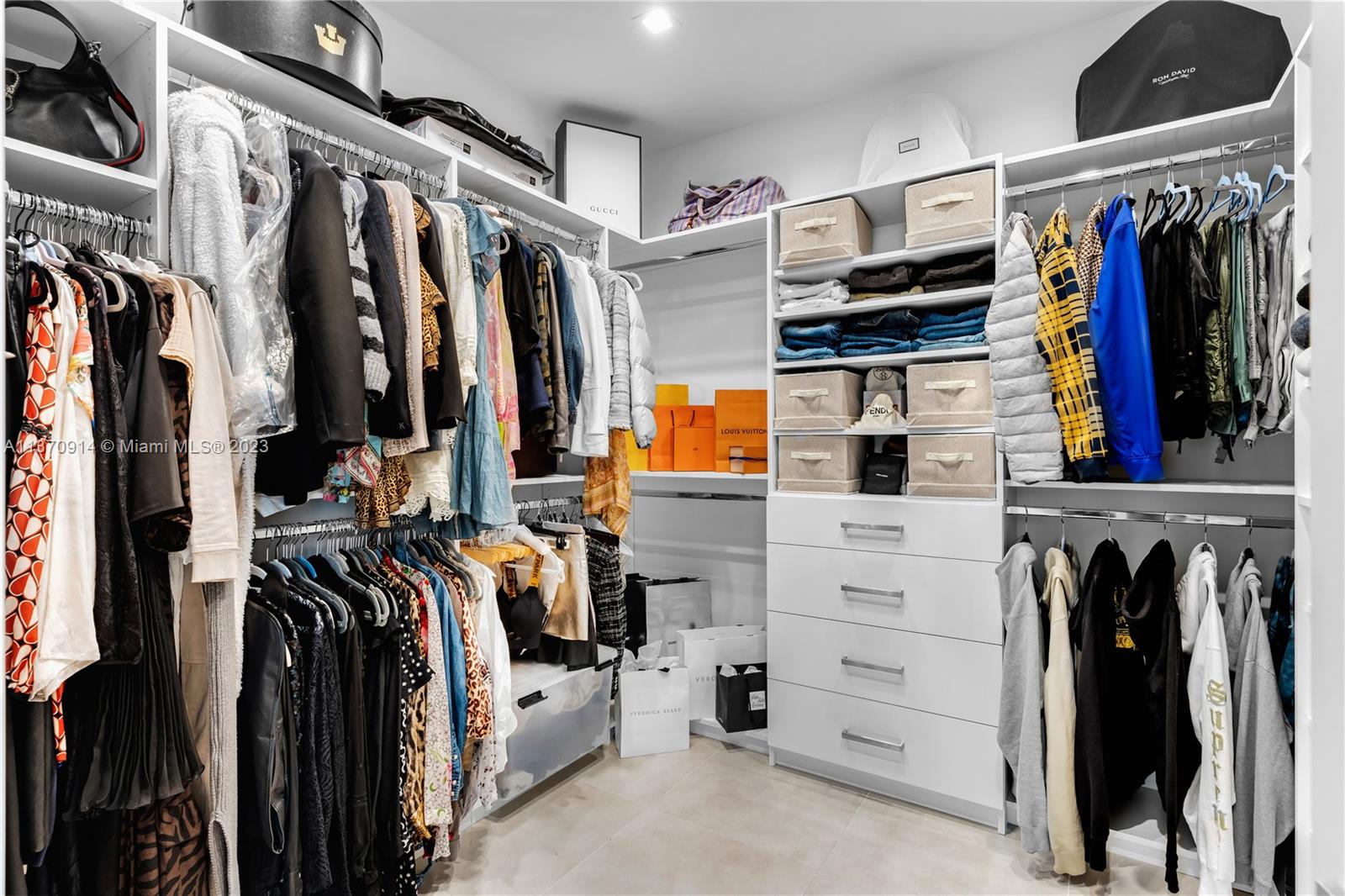 RIO VISTA ISLES - Residential