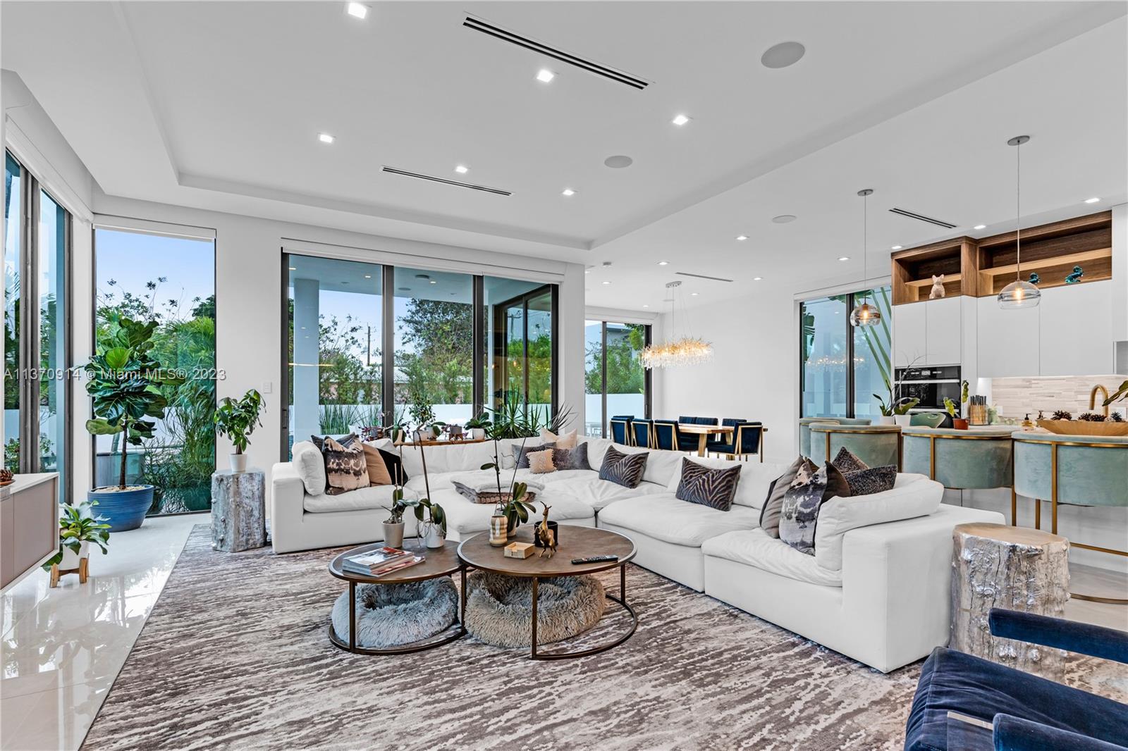 RIO VISTA ISLES - Residential