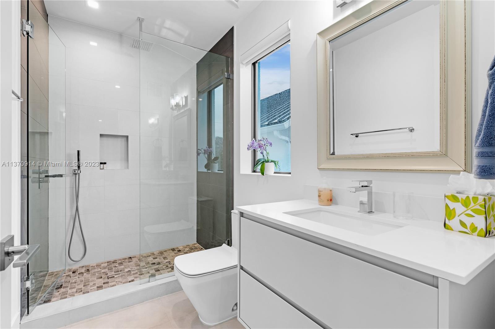 RIO VISTA ISLES - Residential