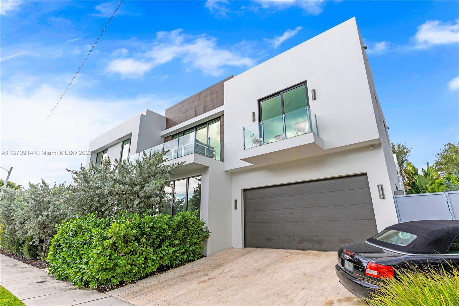 RIO VISTA ISLES - Residential