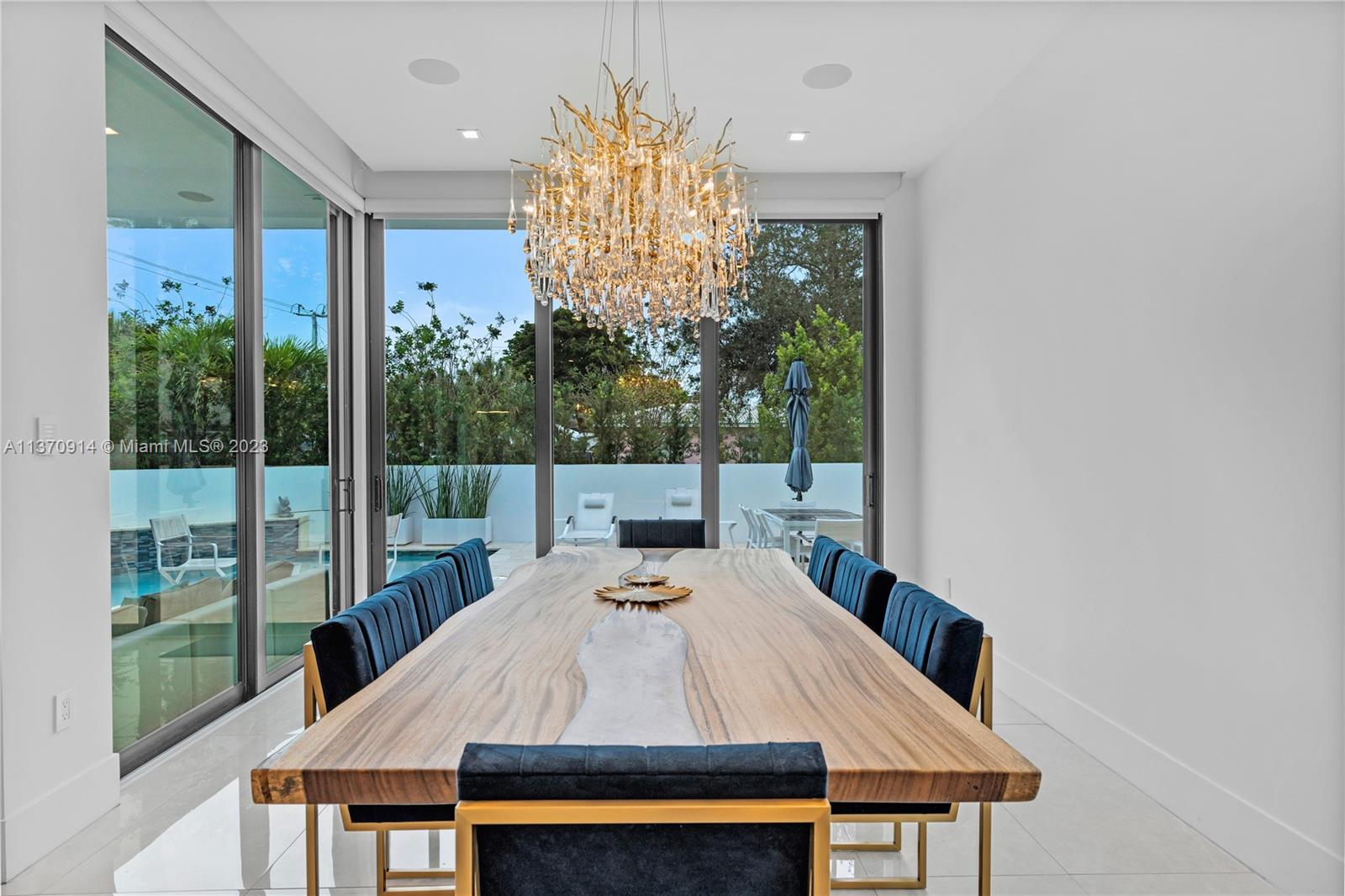 RIO VISTA ISLES - Residential