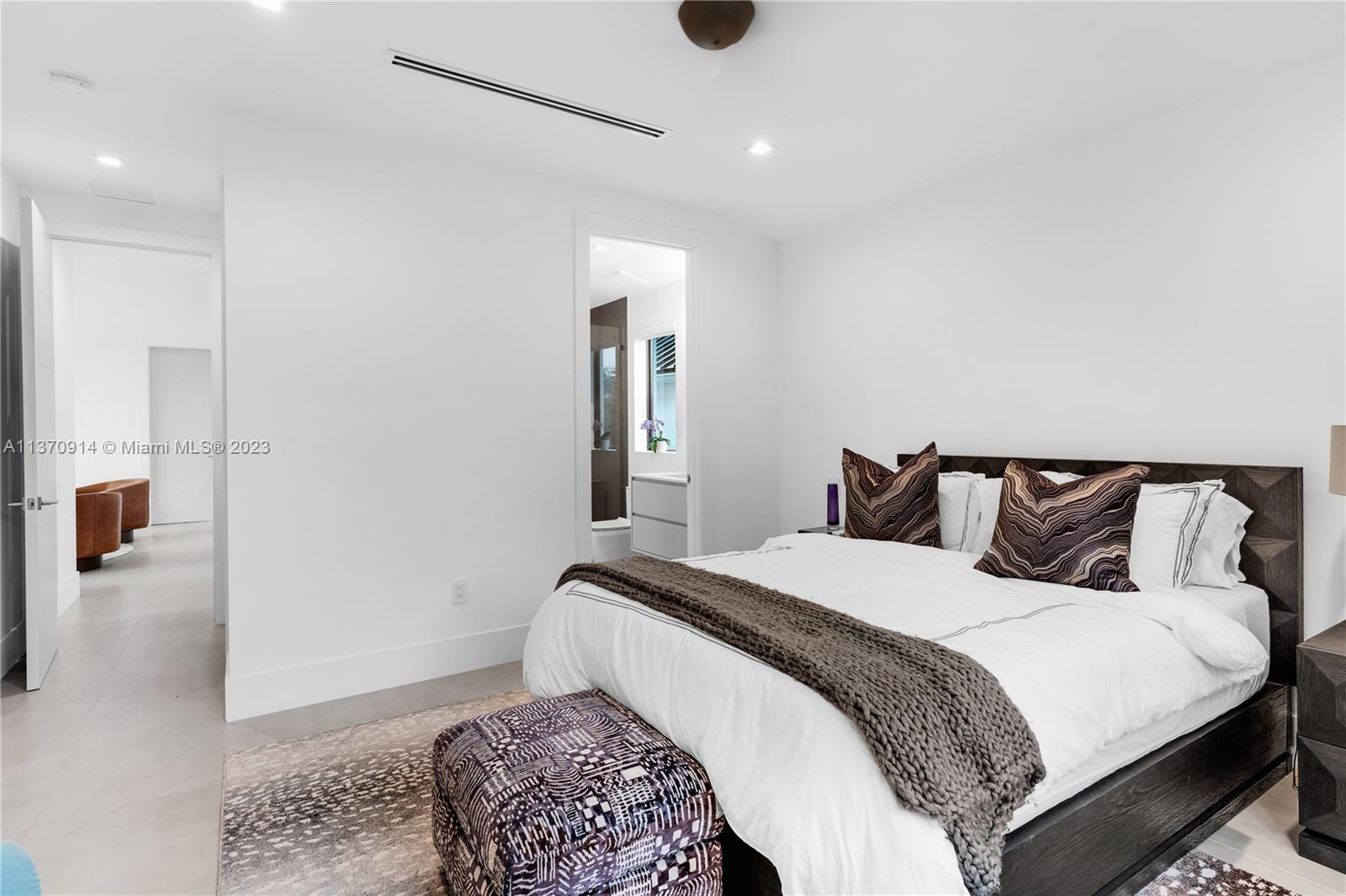 RIO VISTA ISLES - Residential