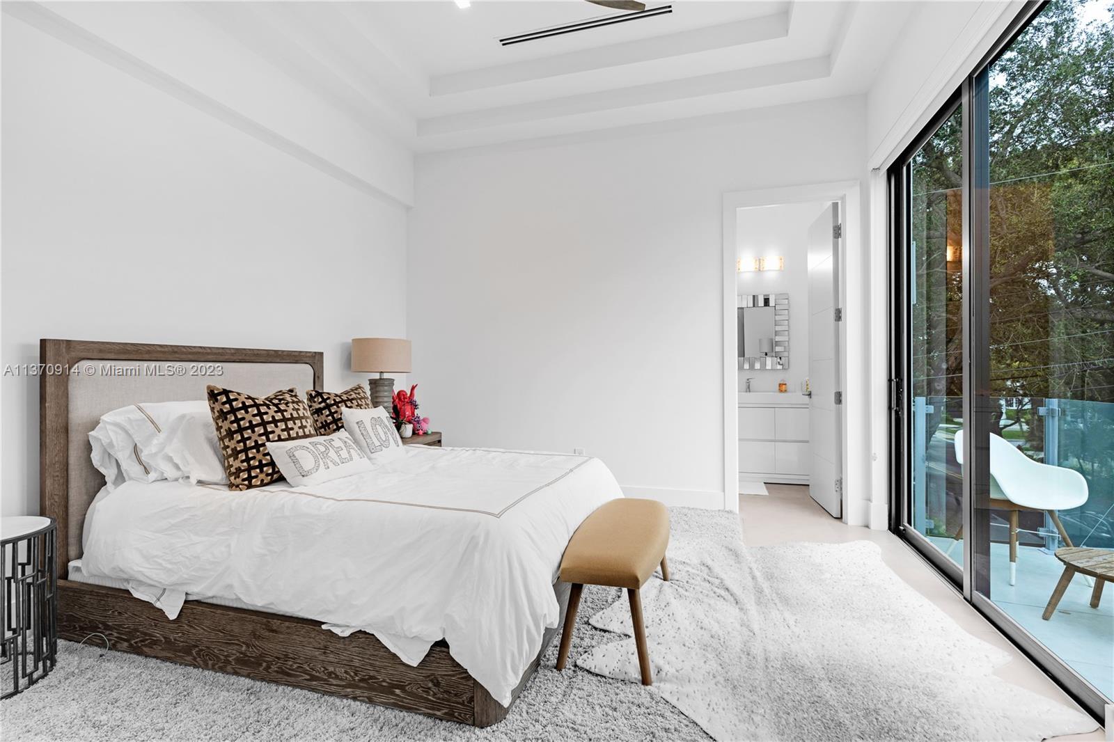 RIO VISTA ISLES - Residential