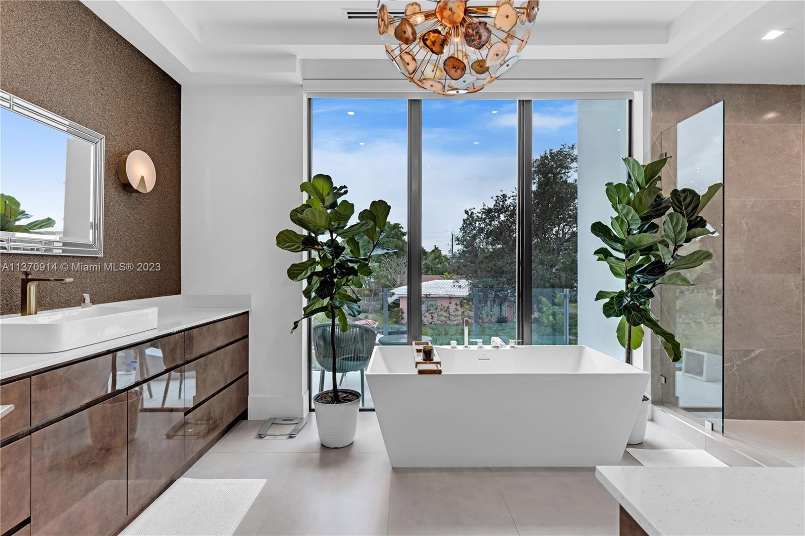 RIO VISTA ISLES - Residential