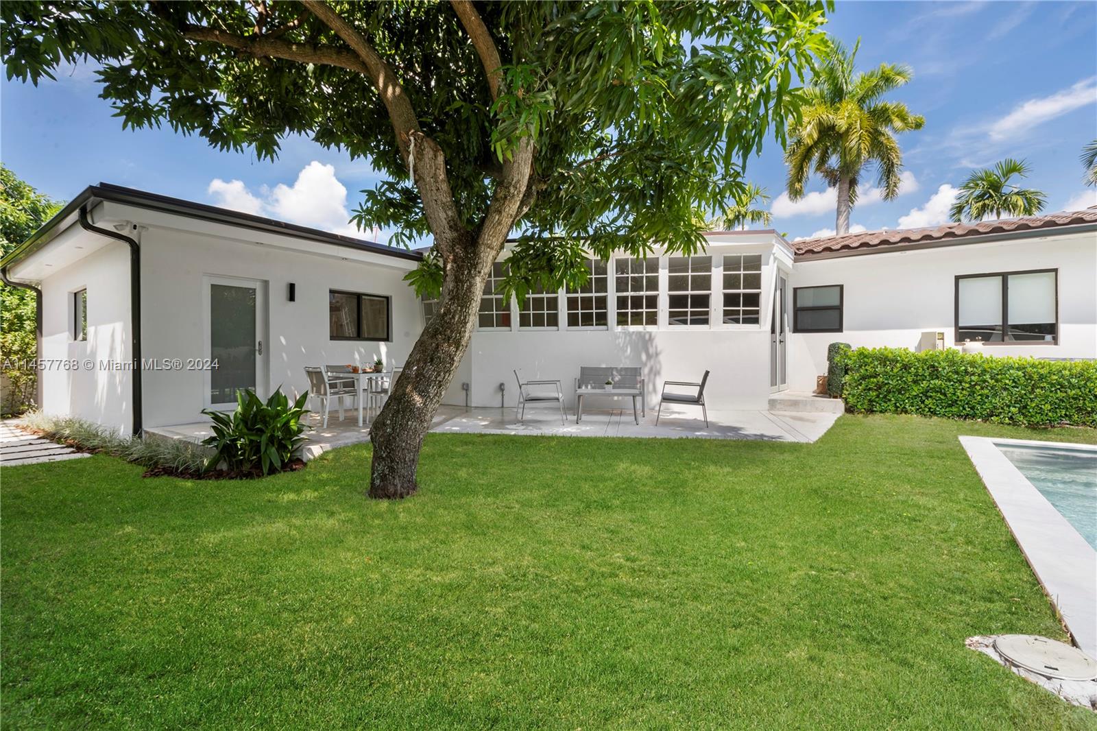 PARK PLAZA - Residential