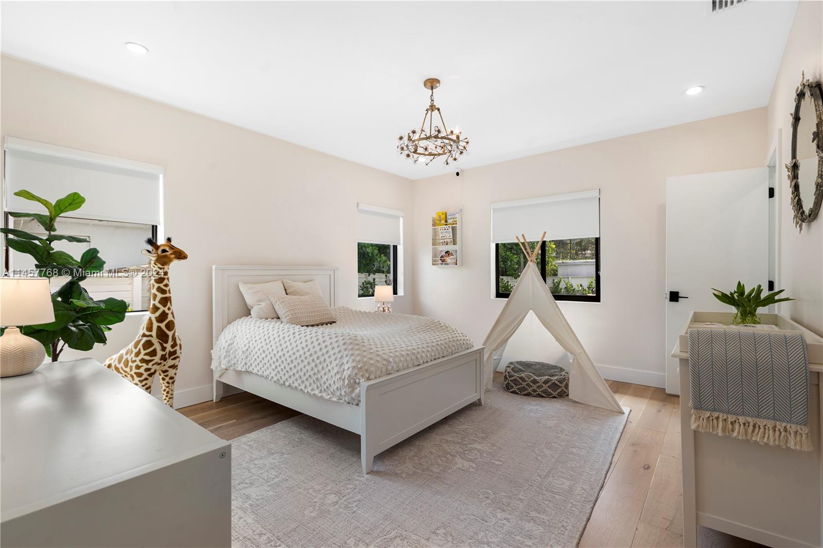 PARK PLAZA - Residential