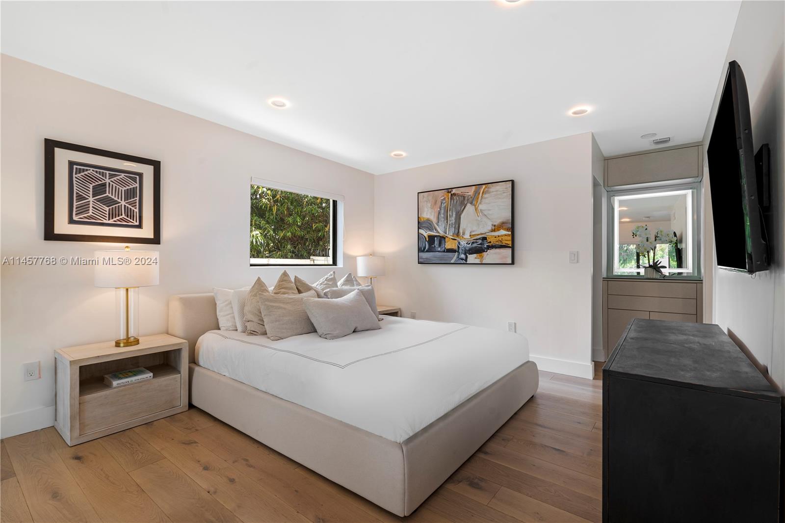 PARK PLAZA - Residential