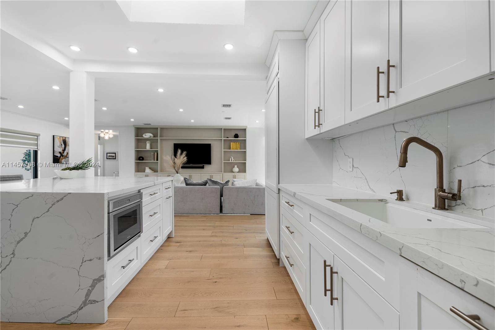 PARK PLAZA - Residential