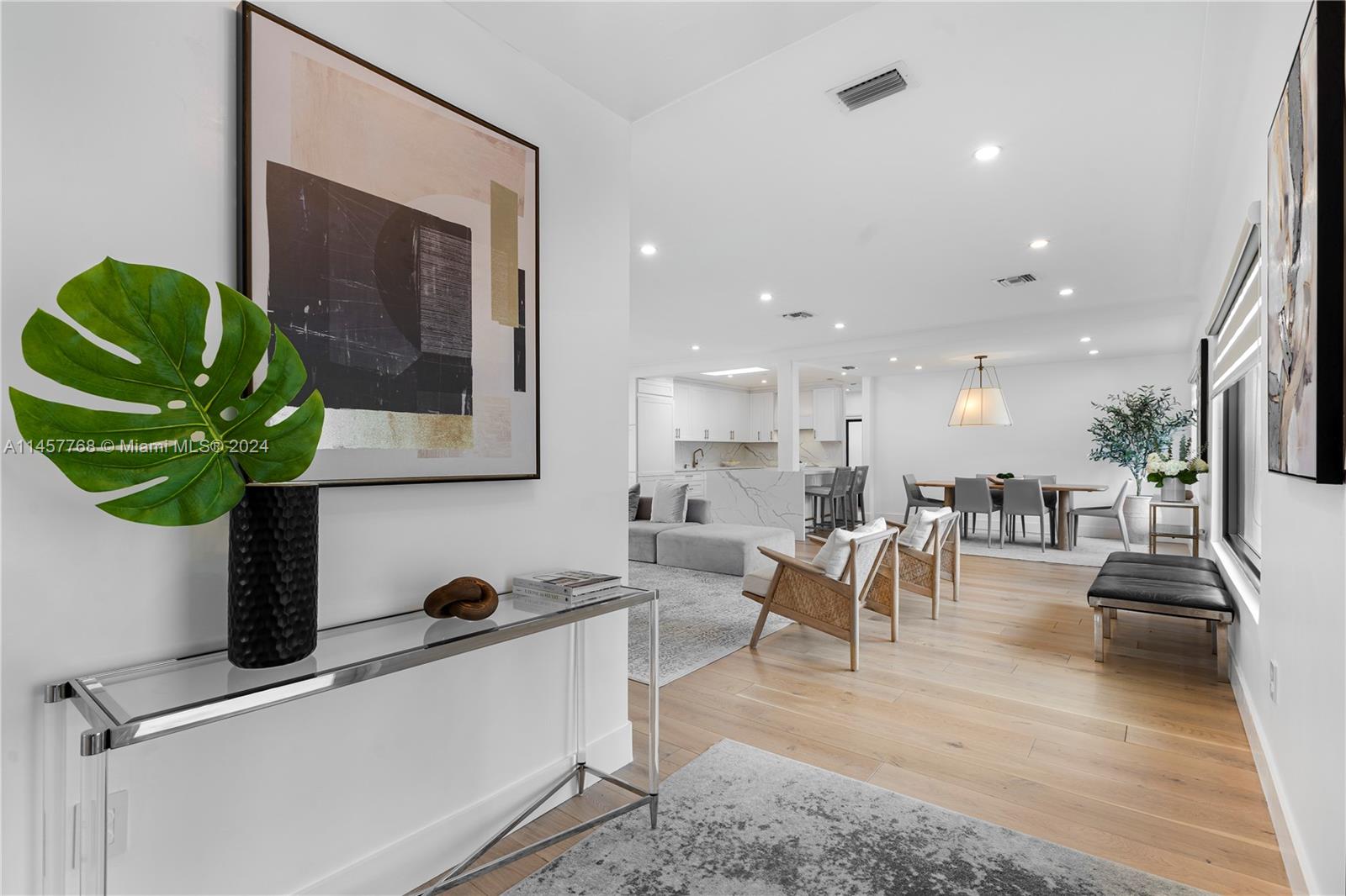 PARK PLAZA - Residential