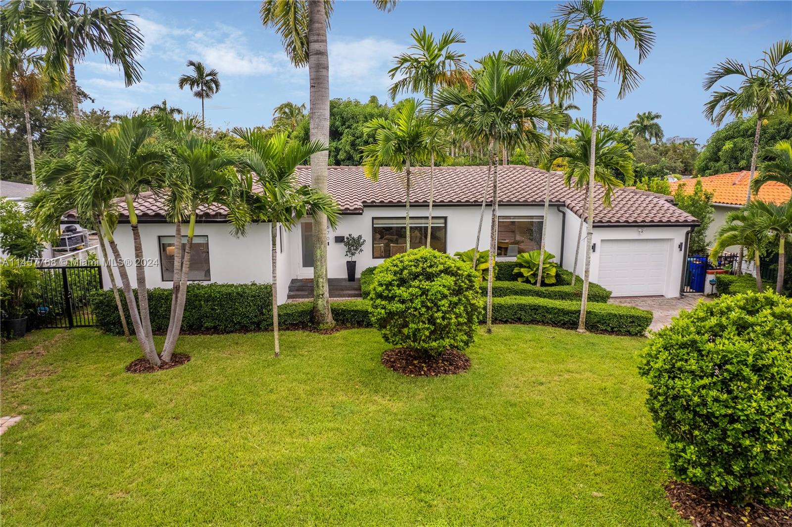 PARK PLAZA - Residential