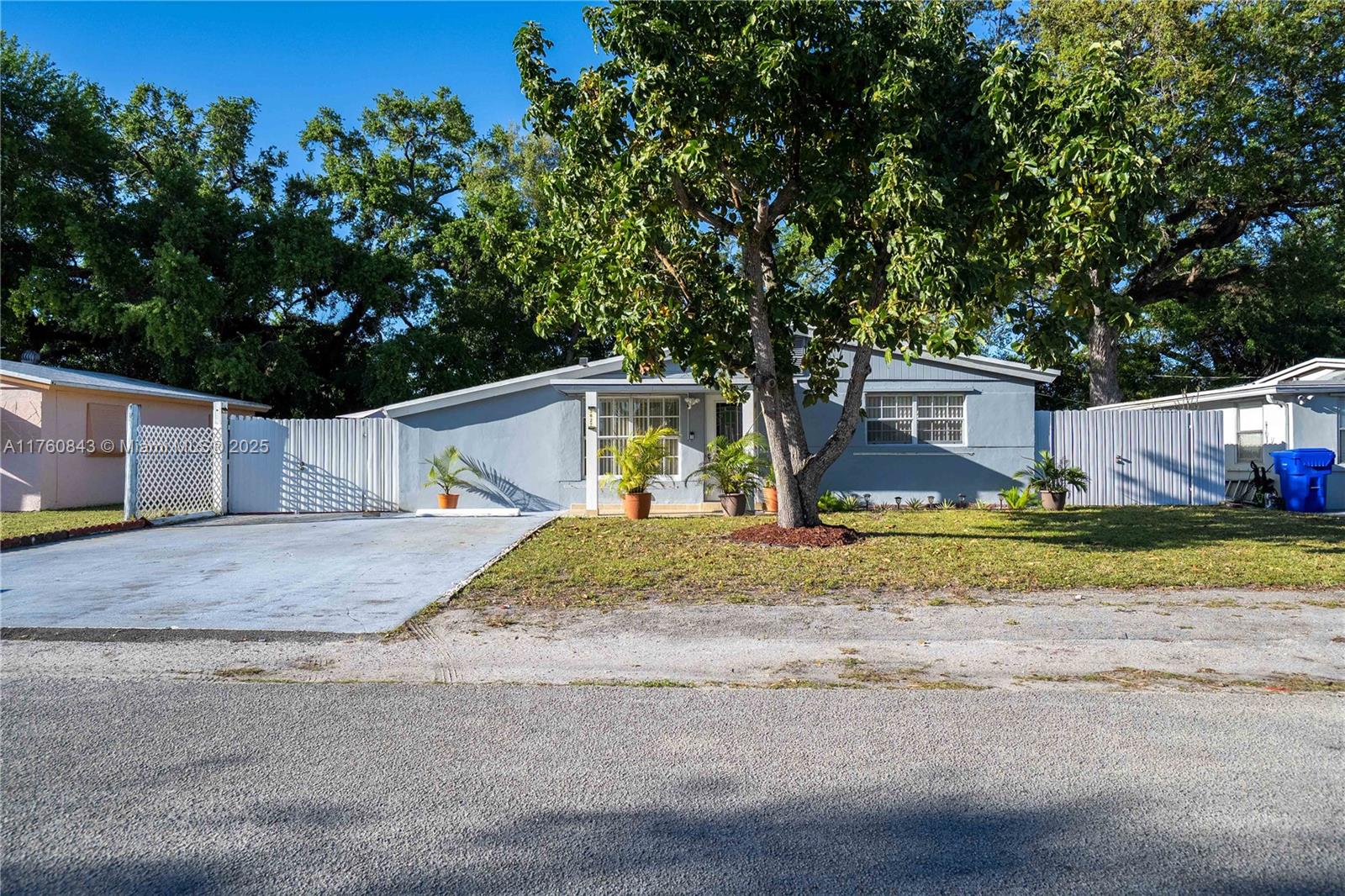 Property for Sale at 5627 Atlanta St, Hollywood, Broward County, Florida - Bedrooms: 3 
Bathrooms: 3  - $500,000