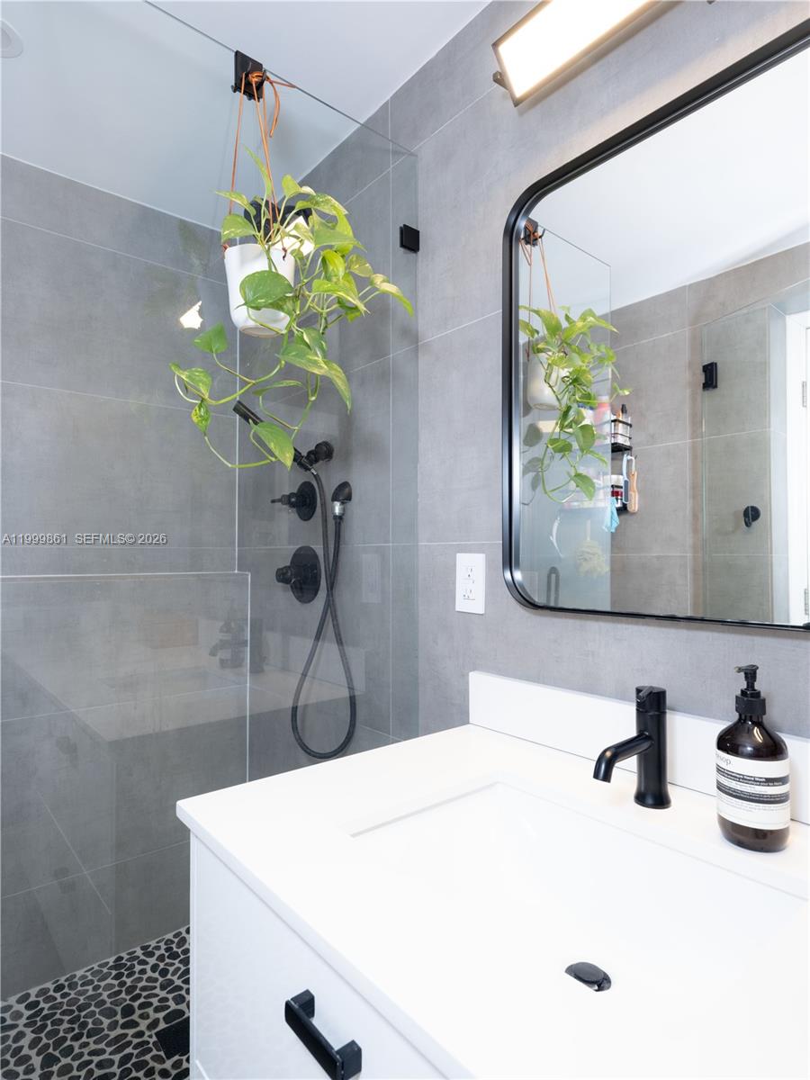 MIAMI HIGHLANDS SEC B - Residential