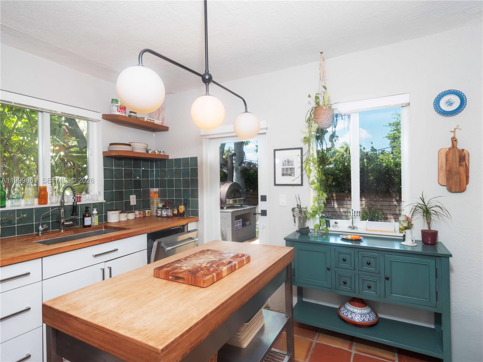 MIAMI HIGHLANDS SEC B - Residential