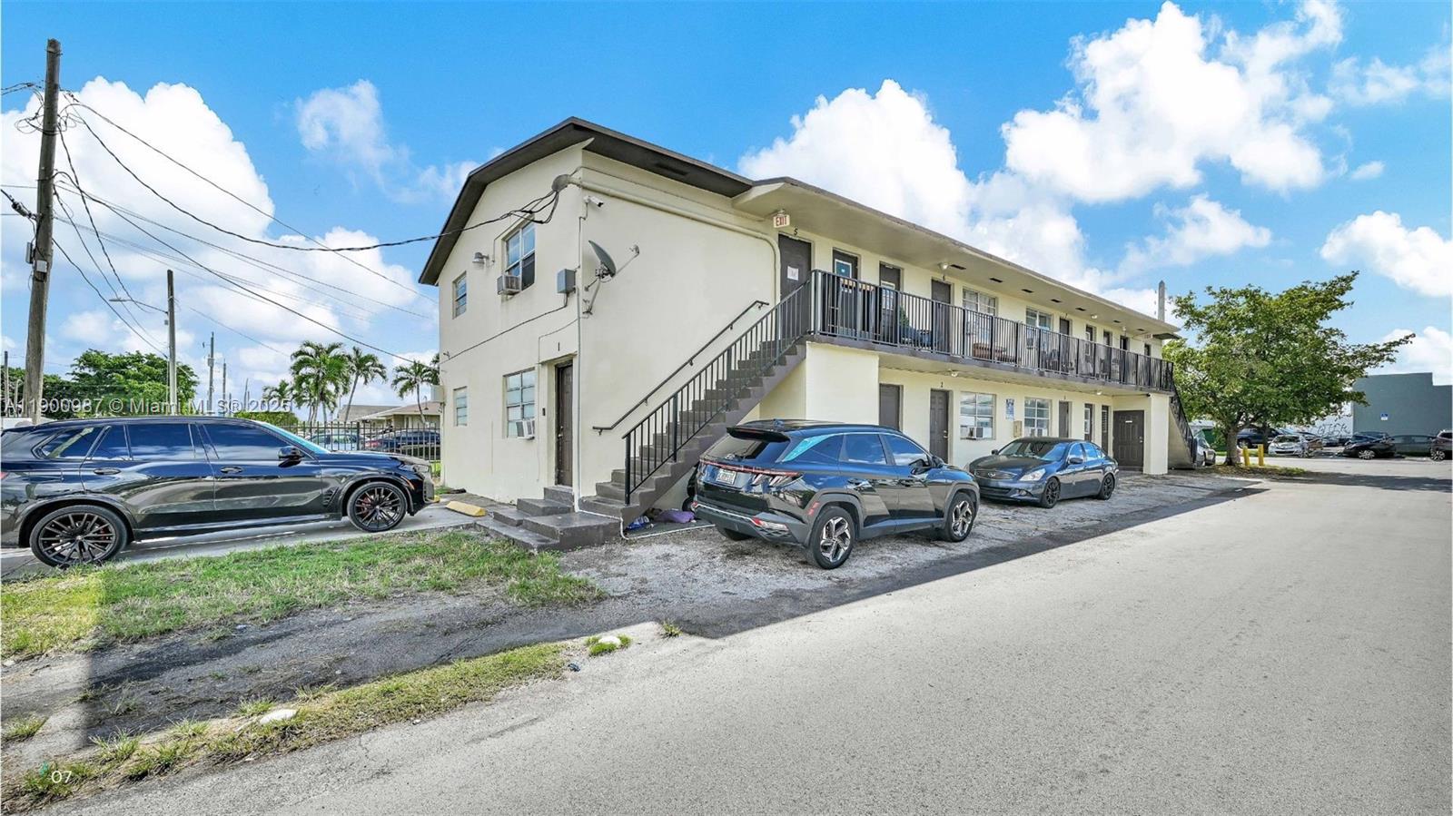 324 NW 3rd St