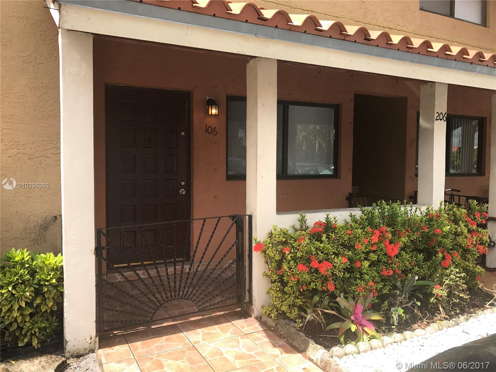 VERY WELL KEPT UNIT. FOR IMMEDIATE OCCUPANCY CALL LISTING AGENT FOR SHOWING
INSTRUCTIONS LANDLORD MOTIVATED BRING YOUR FUSSIEST TENANT