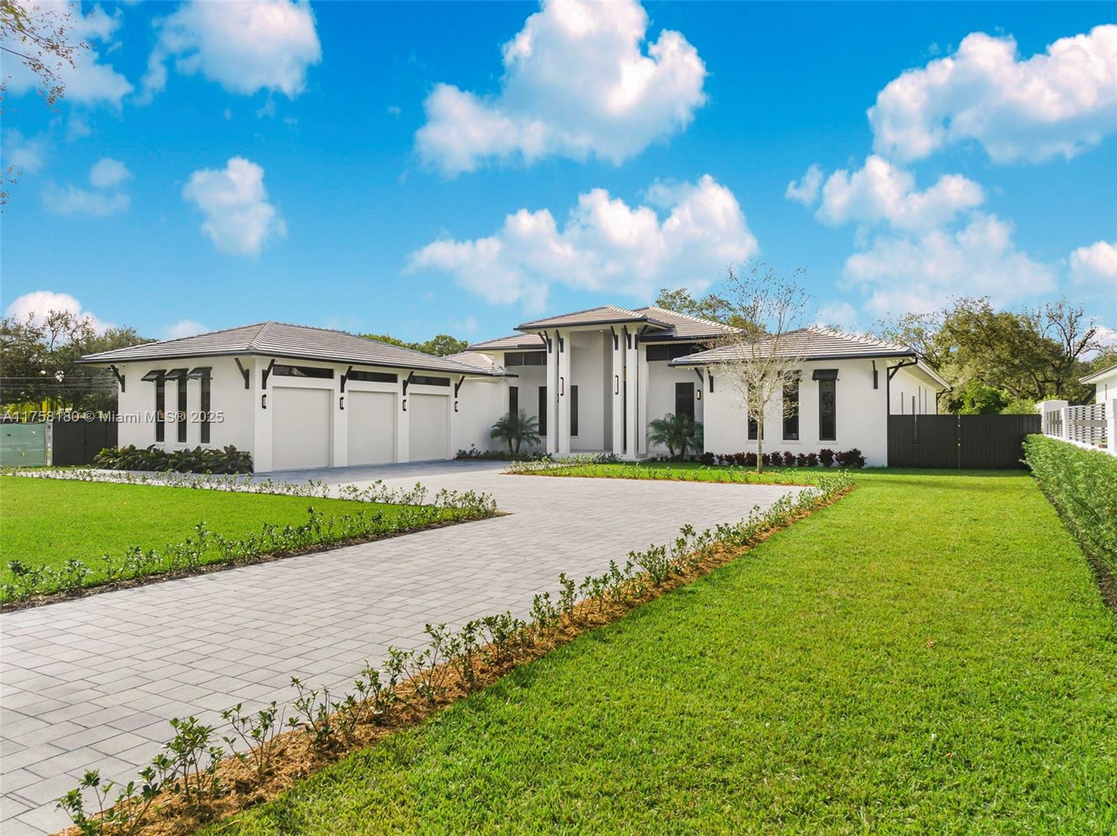 7110 Sw 82 Ave, Miami, Broward County, Florida - 5 Bedrooms  
5 Bathrooms - 