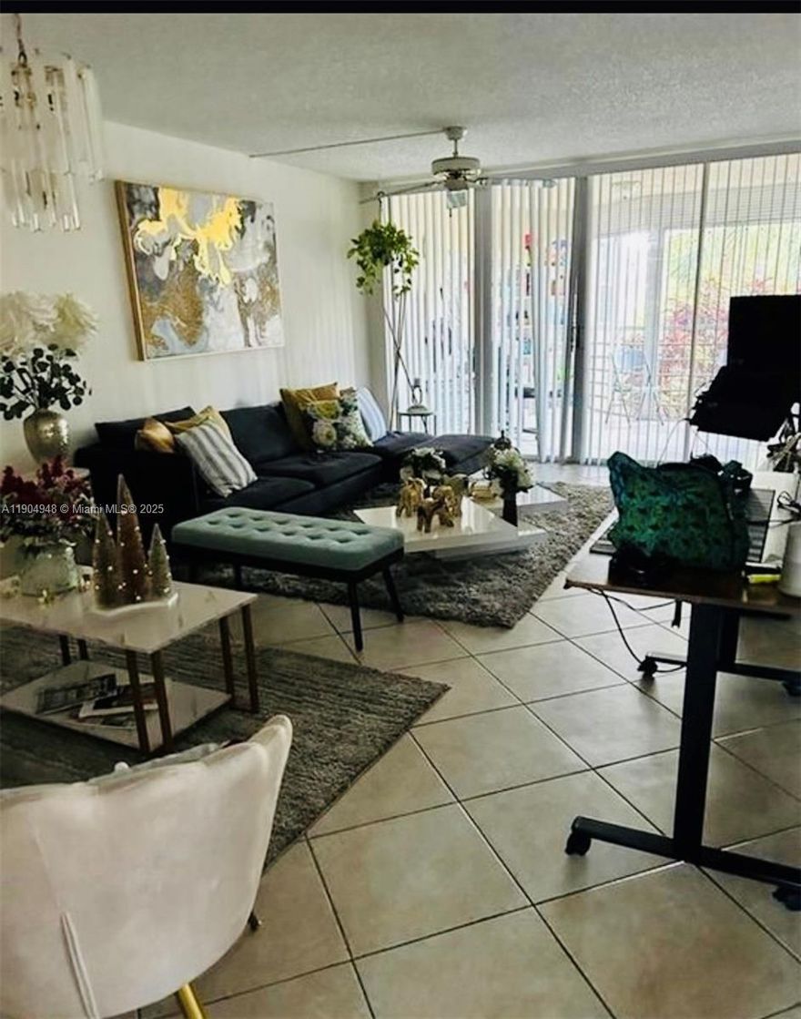 BEAUTIFUL AND HUGE 3 BEDROOM 2 BATHROOM UNIT IN HEART OF DAVIE WITH GOLF VIEWS, WASHER & DRYER INSIDE THE UNIT, TILE & WOOD FLOORS, NEW ROOF 2023, NEW ELECTRIC PANEL, NEW A/C 2023, HUGE BALCONY WITH LARGE PATIO..THE COMMUNITY OFFERS POOL, CLUBHOUSE, TENNIS, GOLF, EXERCISE ROOM,.For showings text Barti IDNANNI:9546323462/9548428165