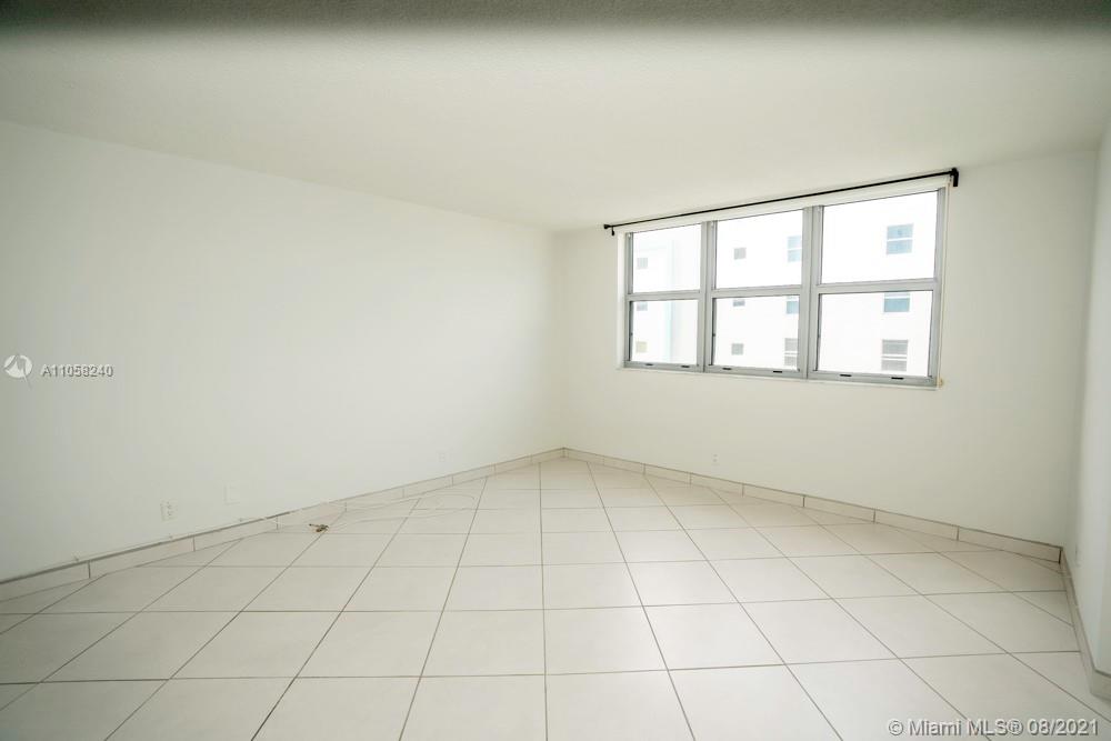 FOUR WINDS CONDO - Residential