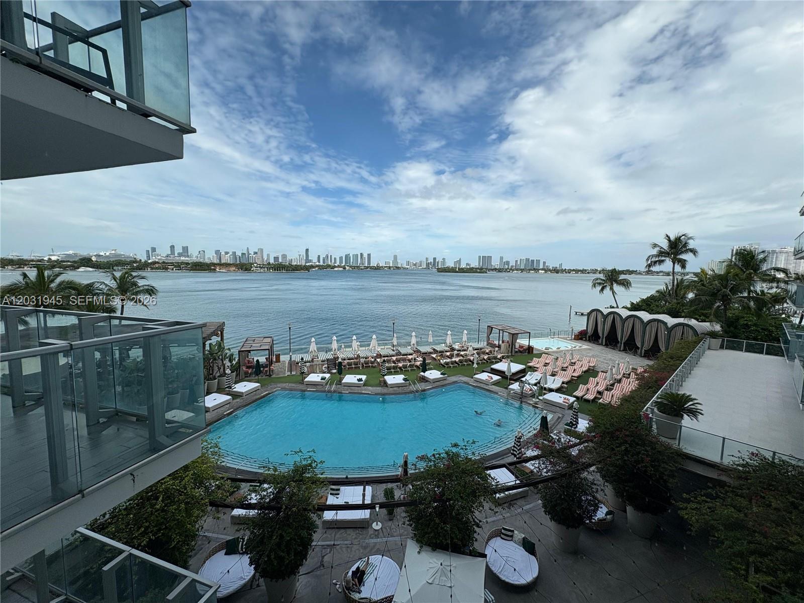 1100 West Ave 418