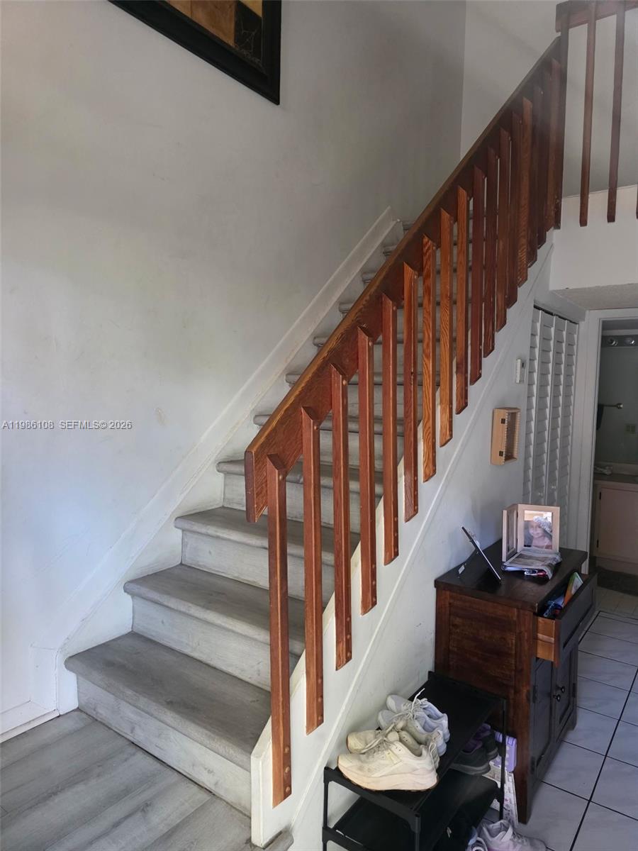 VISIONS AT BONAVENTURE - Residential Lease