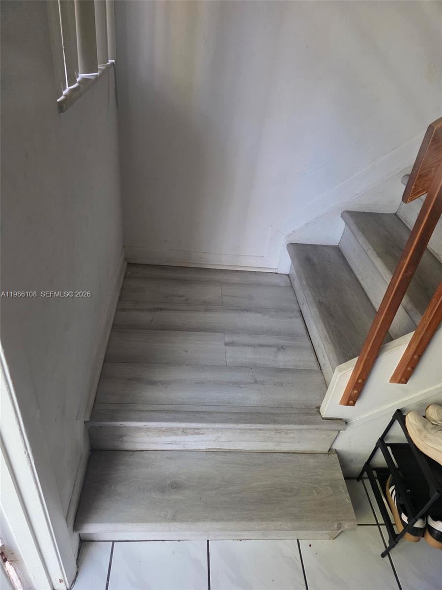 VISIONS AT BONAVENTURE - Residential Lease