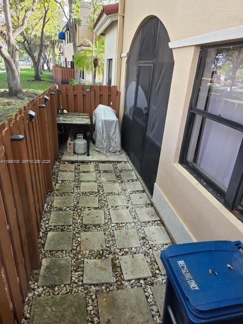 VISIONS AT BONAVENTURE - Residential Lease