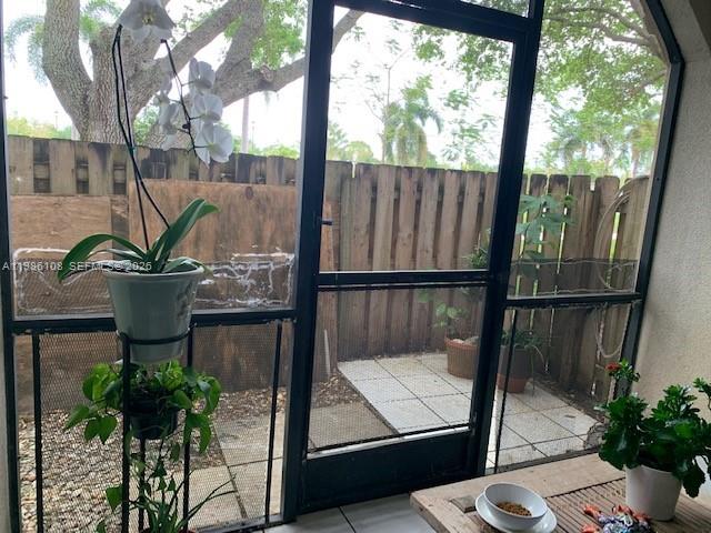 VISIONS AT BONAVENTURE - Residential Lease