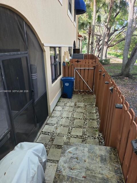 VISIONS AT BONAVENTURE - Residential Lease