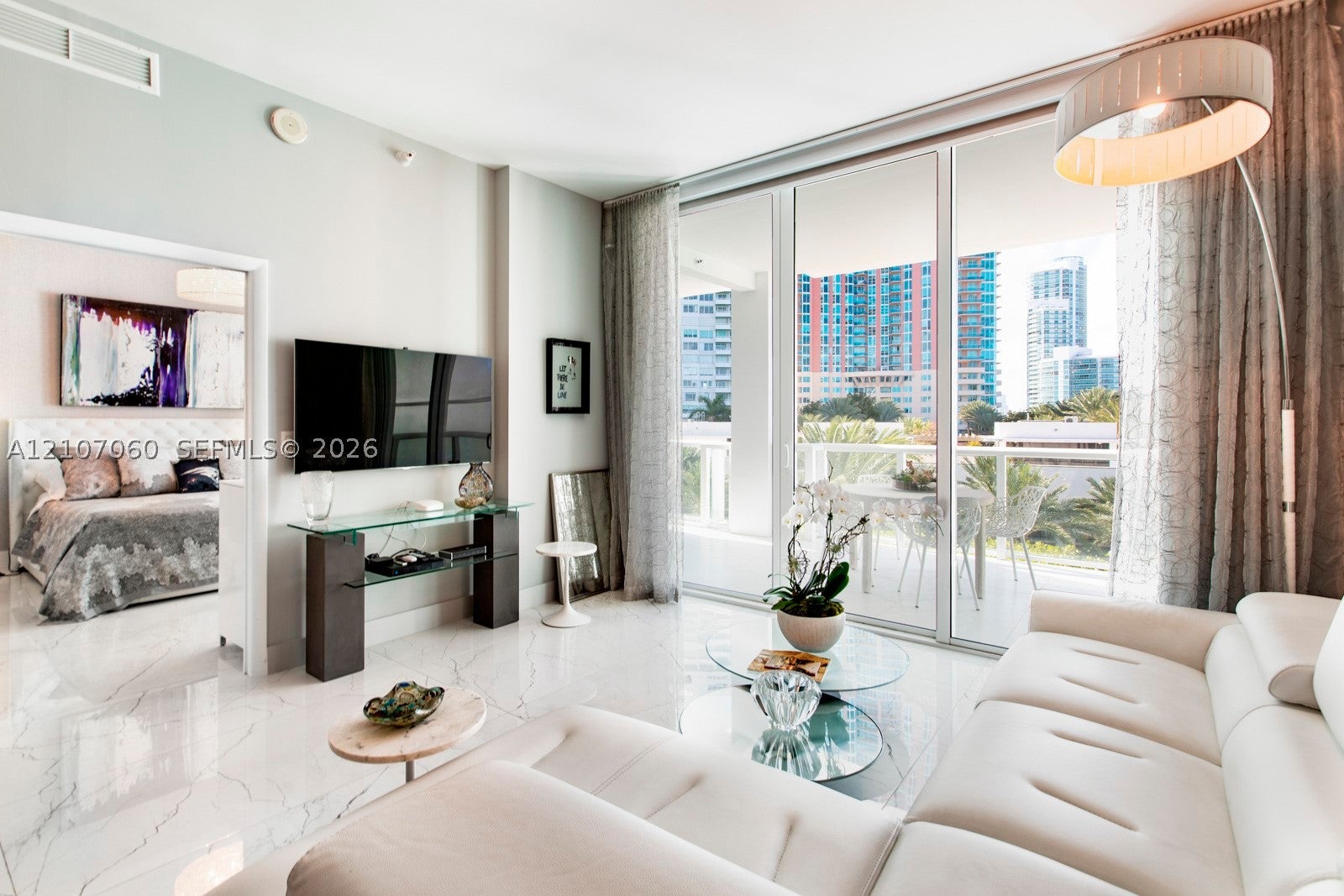 50 S Pointe Dr 610