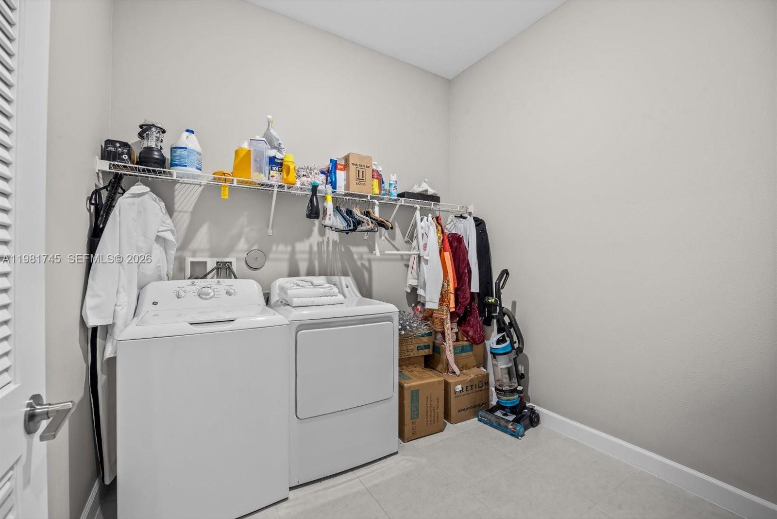 REPLAT OF VERANDA PRESERV - Residential