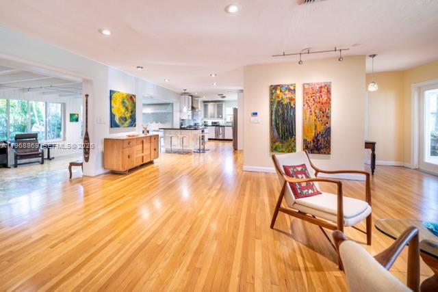 MIAMI SHORES SEC 3 - Residential