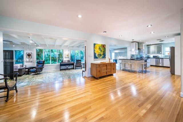 MIAMI SHORES SEC 3 - Residential