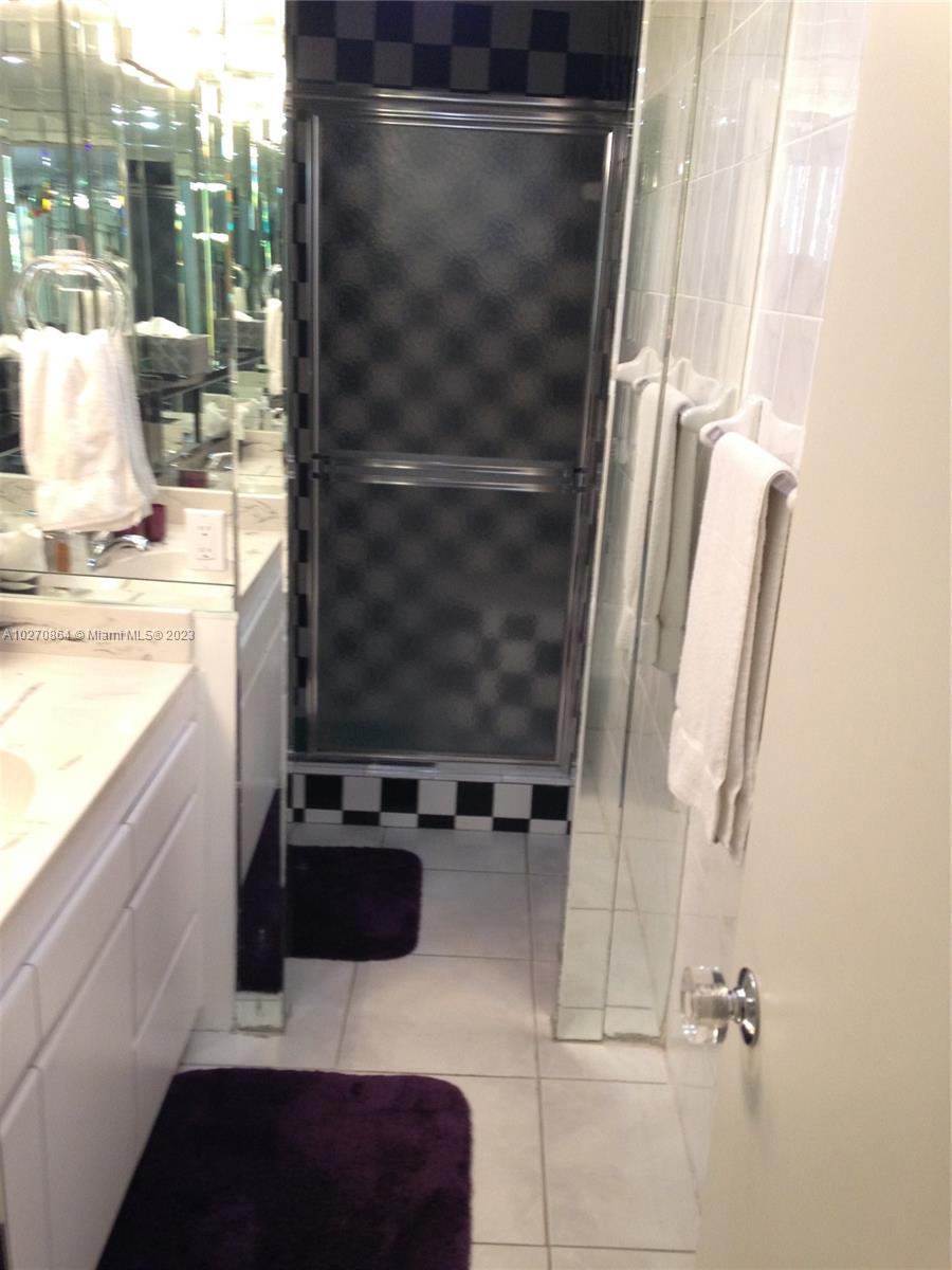 ALEXANDER TOWERS CONDO - Residential Lease