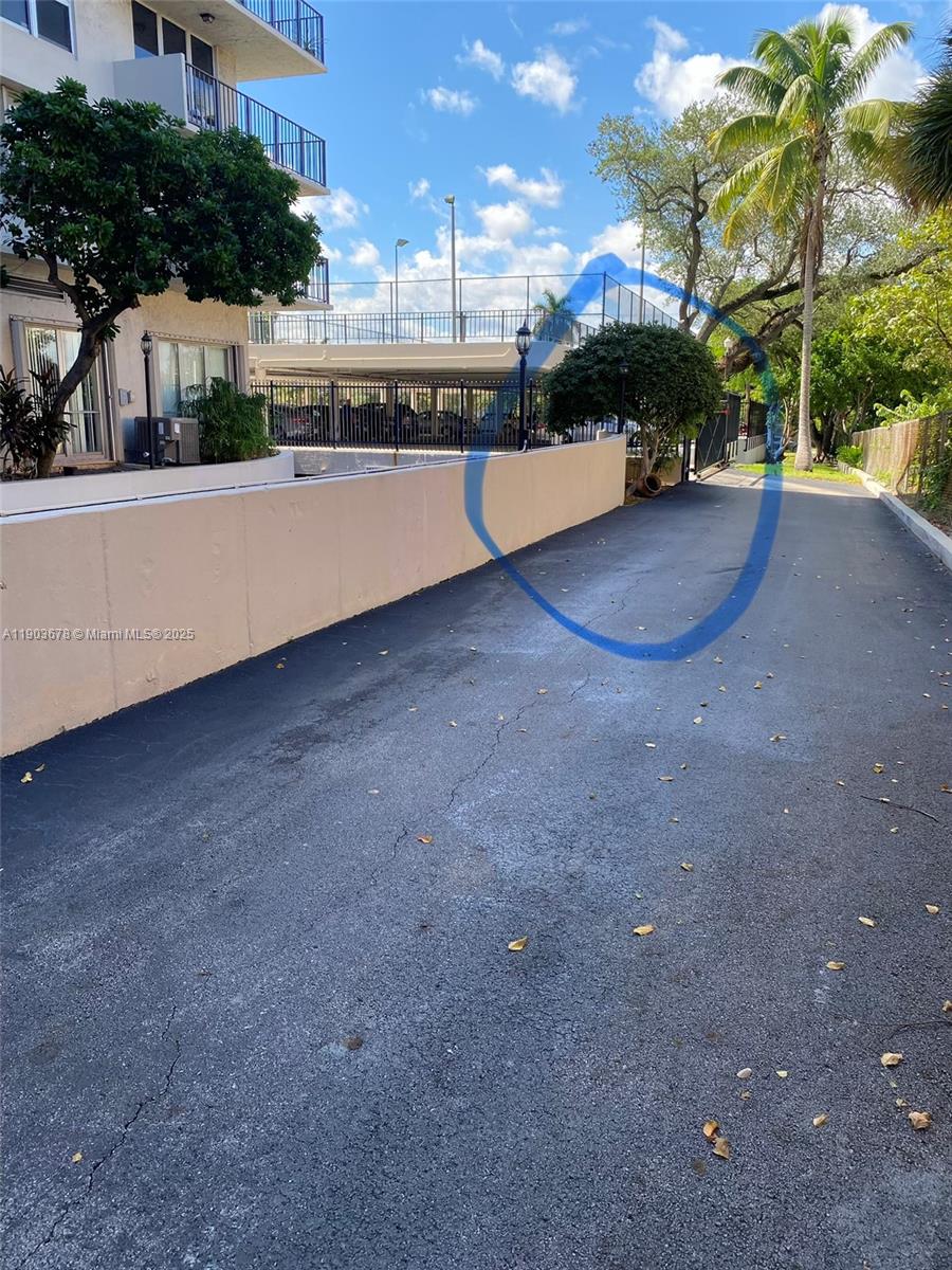 RUNAWAY BAY CONDO - Residential Lease