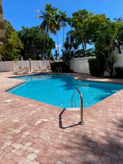 RUNAWAY BAY CONDO - Residential Lease