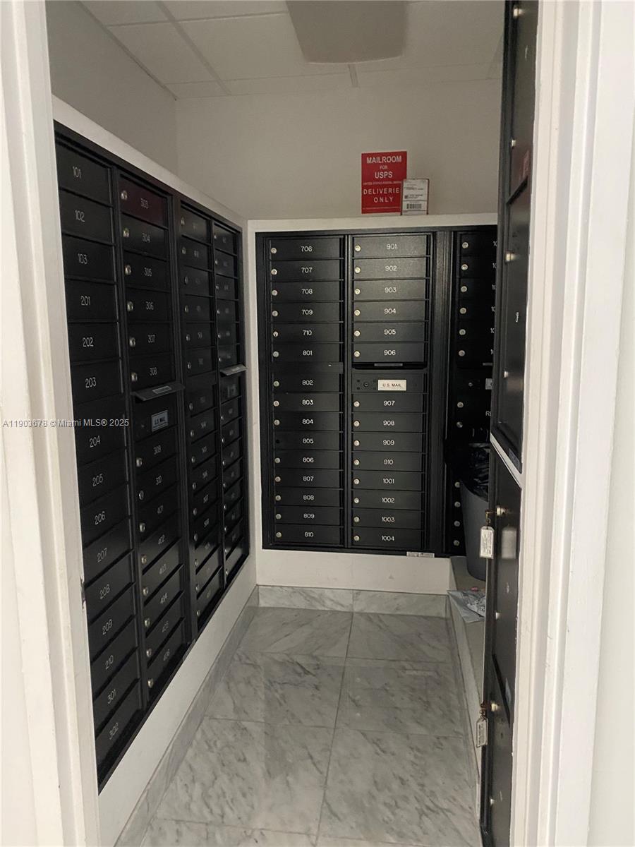 RUNAWAY BAY CONDO - Residential Lease