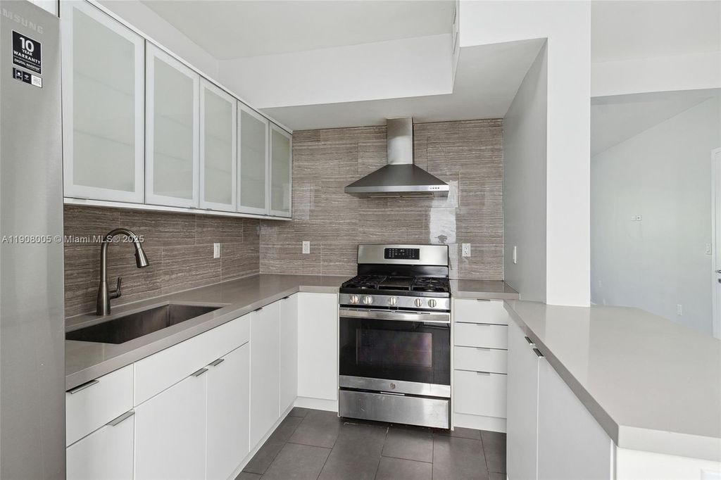 Photo of 8501 Hawthorne Ave #2, Miami Beach, FL 33141 (MLS # A11908005)