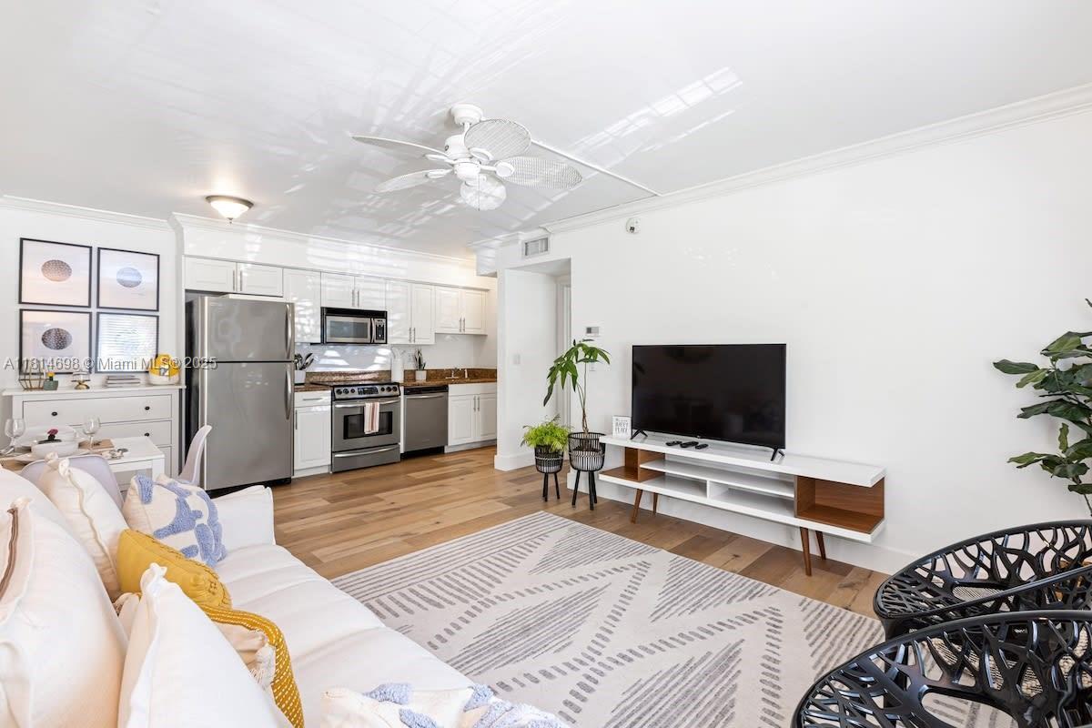Rental Property at 65 Hendricks Isle 1, Fort Lauderdale, Broward County, Florida - Bedrooms: 1 
Bathrooms: 1  - $3,400 MO.