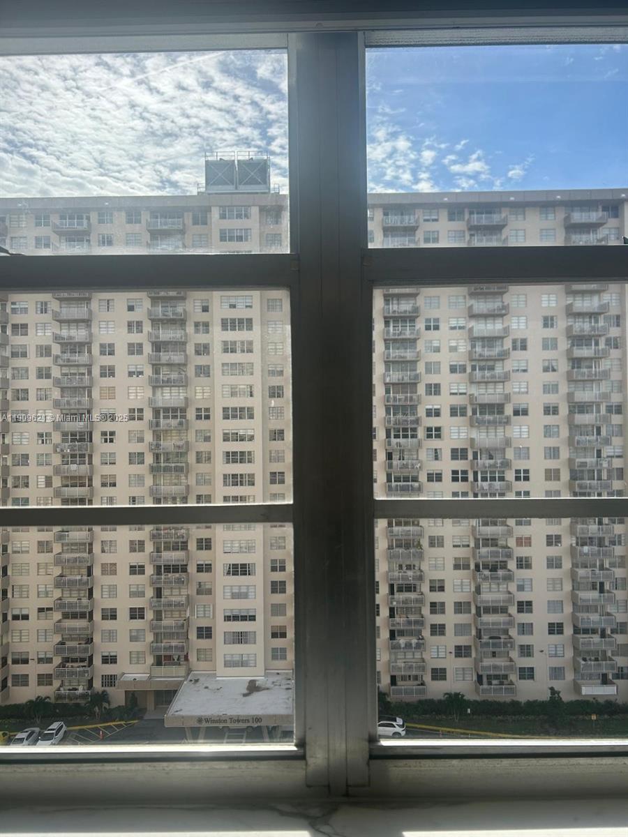 WINSTON TOWERS 200 - Residential Lease