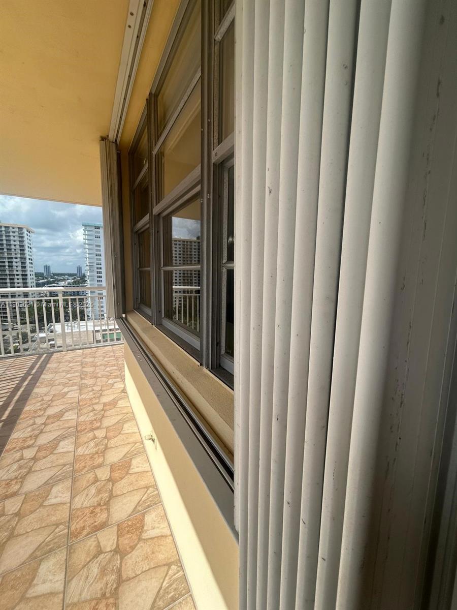 WINSTON TOWERS 200 - Residential Lease