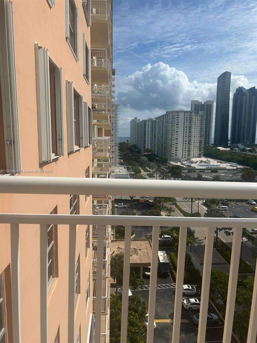 WINSTON TOWERS 200 - Residential Lease