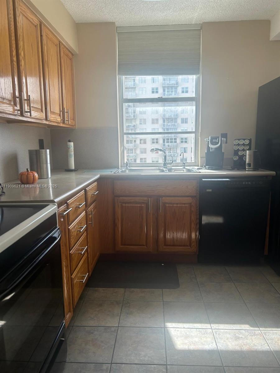 WINSTON TOWERS 200 - Residential Lease