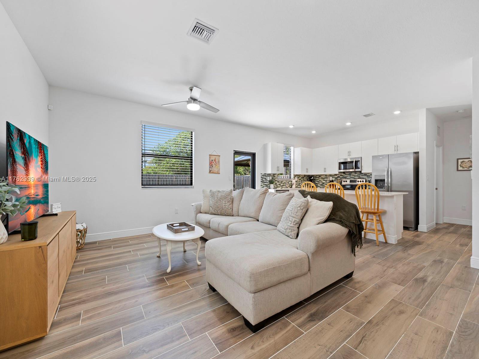 ESTATES AT SILVER PALM - Residential