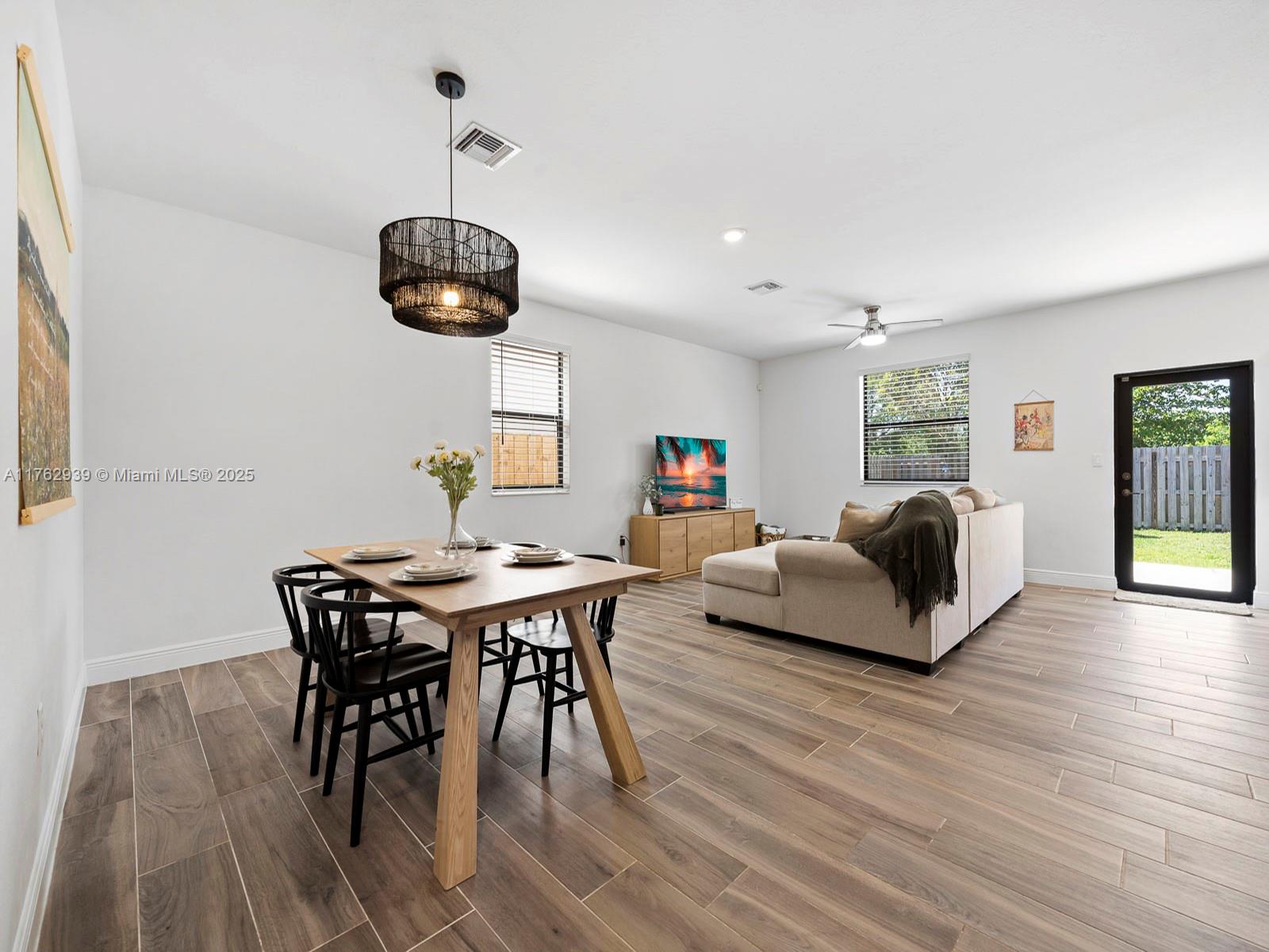 ESTATES AT SILVER PALM - Residential
