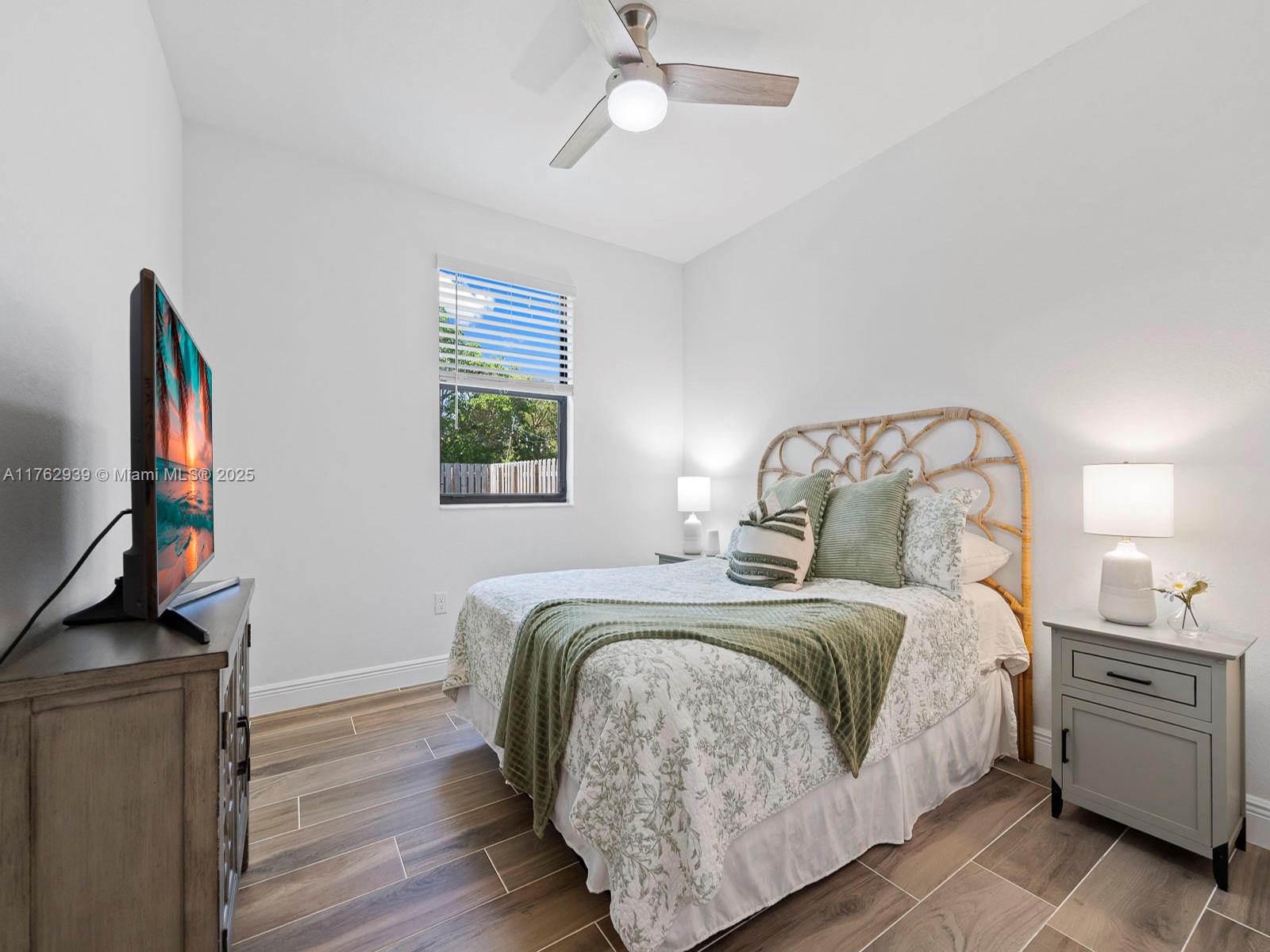 ESTATES AT SILVER PALM - Residential
