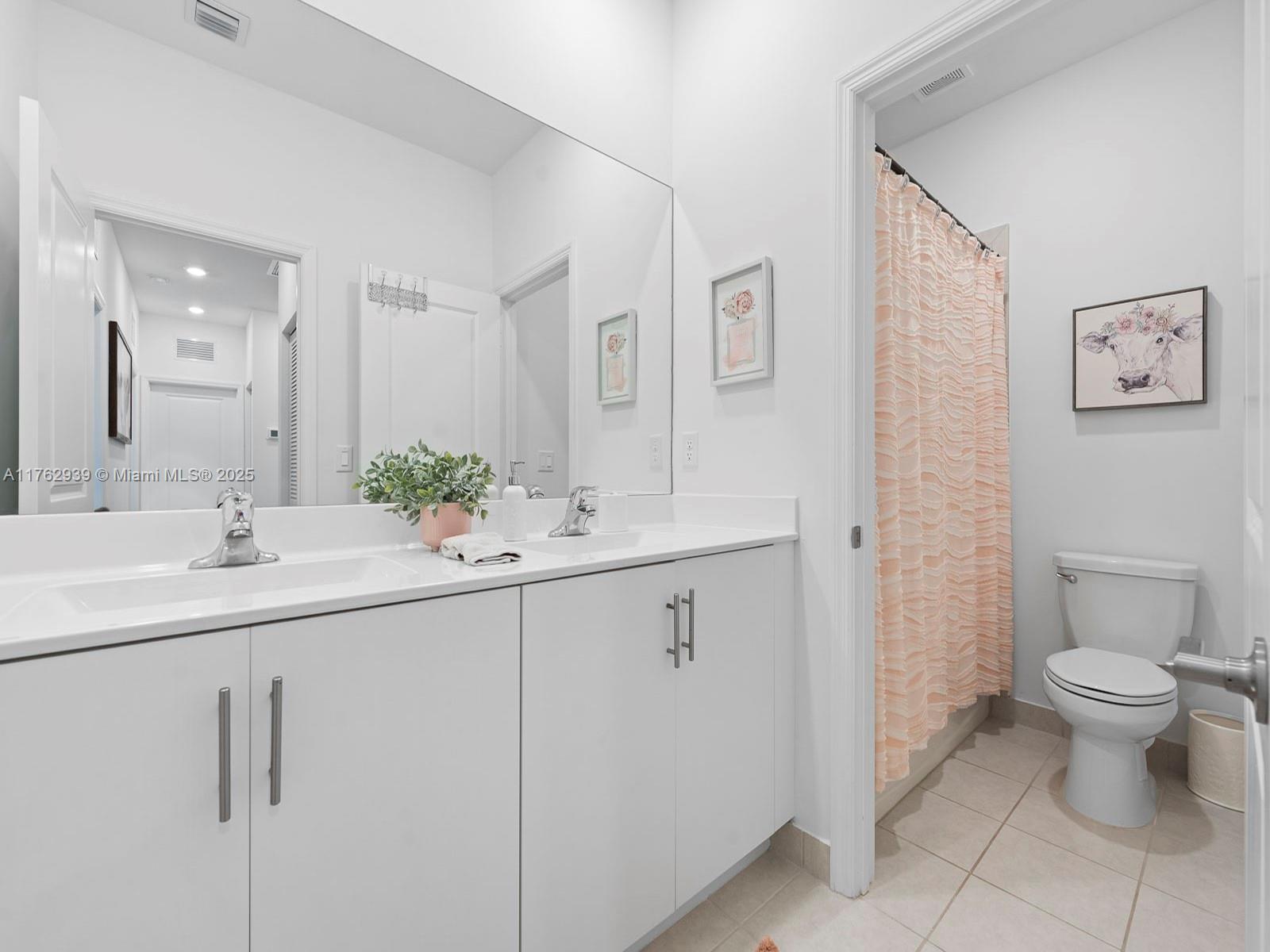 ESTATES AT SILVER PALM - Residential