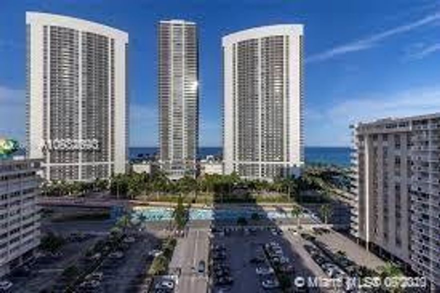 Great Unit just in front of Hallandale Beach.  All updated.  New Baths, kitchen and dining.  All brand new.  Impact glasses.  Beatifuol Recreation and Pool facing Intercoastal. Gym, Sauna, Billiard room.  Building is in perfect conditions, new elevators, designer decorated Lobby.  Two Steps to New Gulfstream and Shopping area.  Unit is vacant, easy to Show!!!  Don't miss this opportunity !!!!  Ready to move, bring your toothbrush, its so easy.